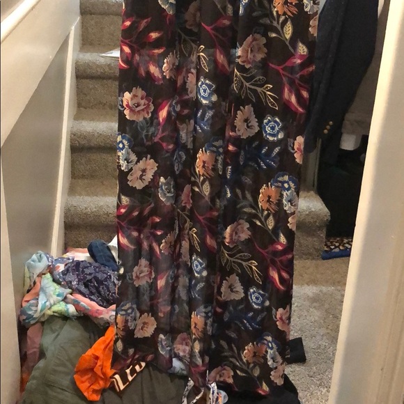 Maxi - Picture 3 of 4